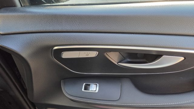 MERCEDES-BENZ V 300 usata, con Climatizzatore