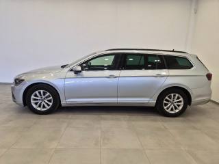 VOLKSWAGEN Passat Variant usata, con Airbag laterali