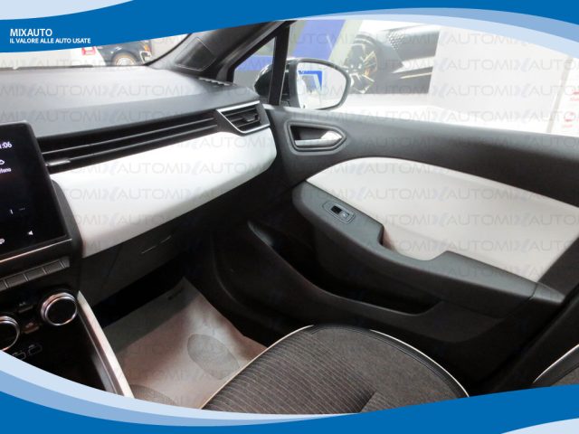 RENAULT Clio usata, con Climatizzatore