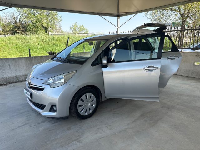 TOYOTA Verso-S usata, con Ruota di riserva