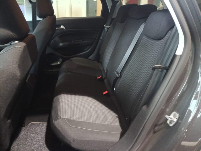 PEUGEOT 308 usata, con Autoradio
