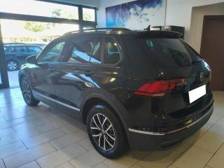 VOLKSWAGEN Tiguan usata, con Autoradio