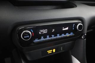 TOYOTA Yaris usata 8