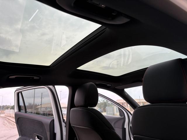 MERCEDES-BENZ GLA 200 usata, con Controllo automatico clima