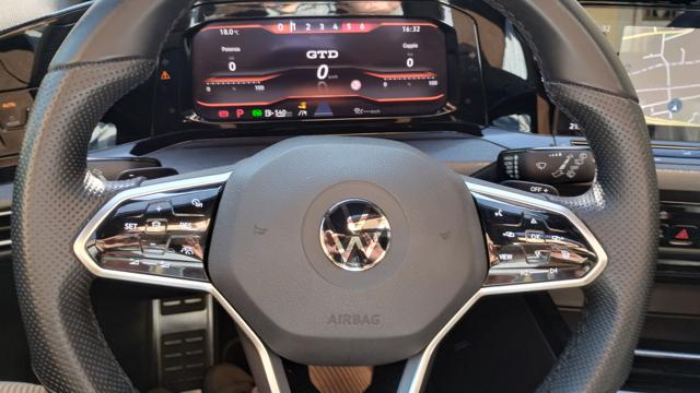 VOLKSWAGEN Golf usata, con Touch screen