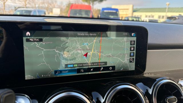 MERCEDES-BENZ GLB 180 usata, con Bluetooth