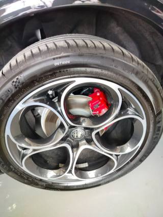 ALFA ROMEO Stelvio usata, con Autoradio digitale