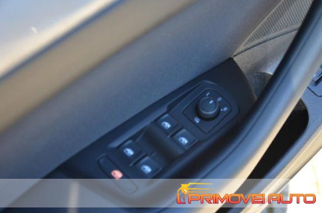 VOLKSWAGEN Passat Variant usata, con Servosterzo