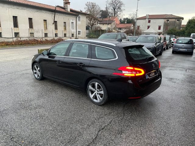 PEUGEOT 308 usata, con Autoradio