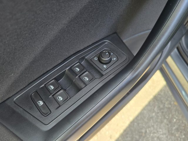 VOLKSWAGEN T-Roc usata 91