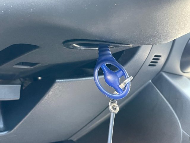 MAZDA 2 usata, con Airbag testa