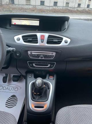RENAULT Scenic usata, con Park Distance Control