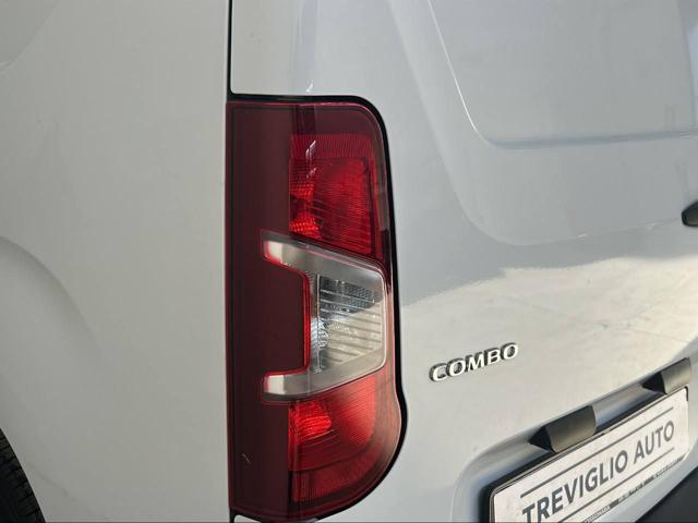 OPEL Combo usata, con Fari direzionali