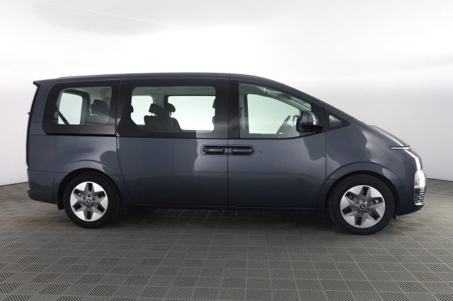HYUNDAI Staria usata 2