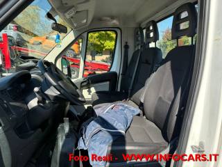 PEUGEOT Boxer usata, con Gancio traino