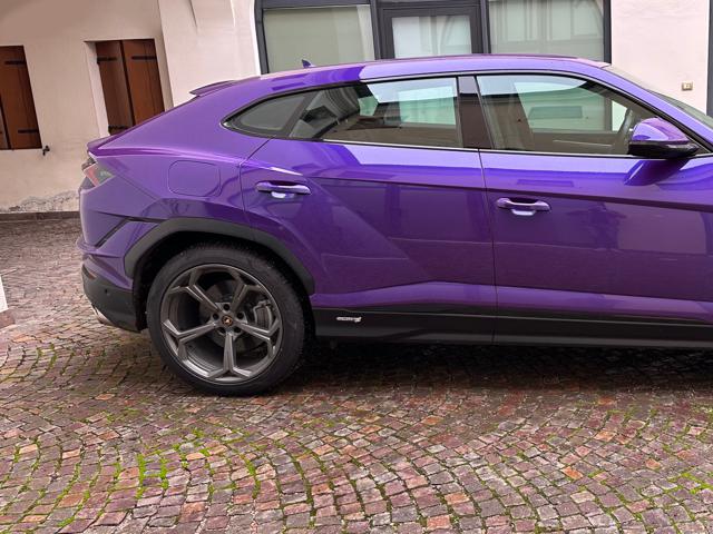 LAMBORGHINI Urus usata, con Autoradio