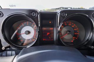 SUZUKI Jimny usata, con Servosterzo