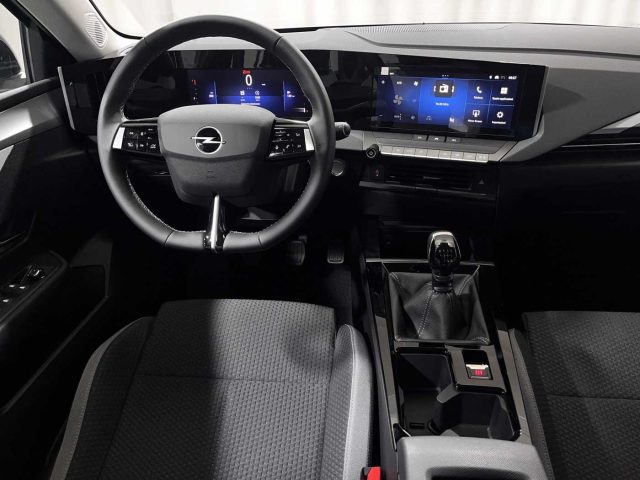 OPEL Astra usata, con Fari LED