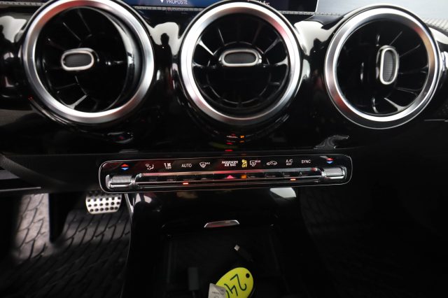 MERCEDES-BENZ CLA usata 11