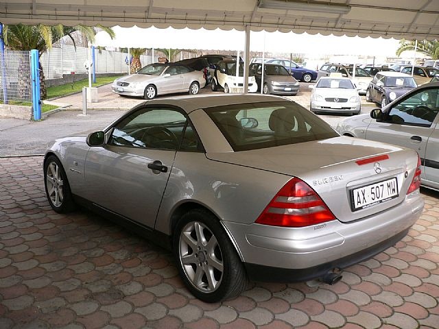 MERCEDES-BENZ SLK 230 usata, con Airbag
