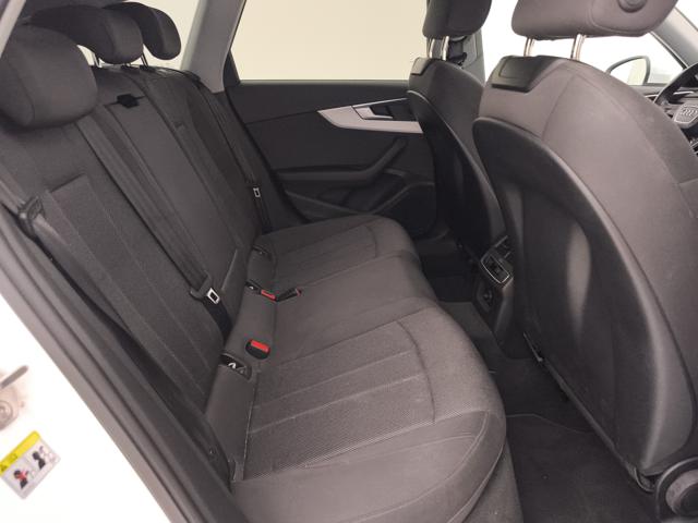 AUDI A4 usata, con Sensori di parcheggio anteriori