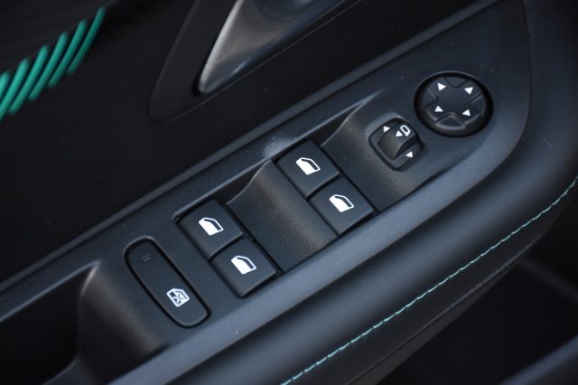 PEUGEOT 208 usata, con Park Distance Control