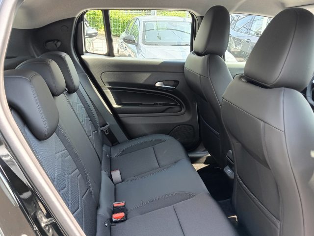 JEEP Avenger usata, con Volante in pelle