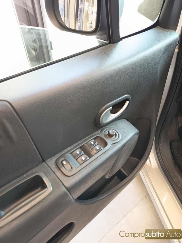 RENAULT Modus usata 21