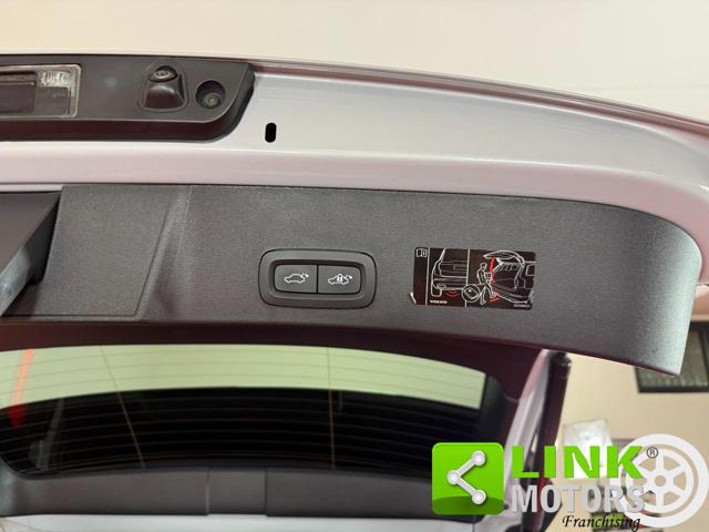 VOLVO XC40 usata, con USB