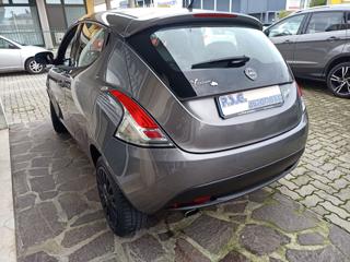 LANCIA Ypsilon usata, con Airbag