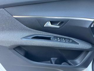 PEUGEOT 3008 usata, con Boardcomputer