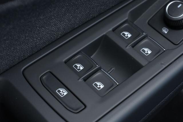 VOLKSWAGEN Golf usata, con Sensori di parcheggio posteriori