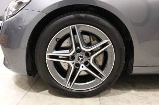 MERCEDES-BENZ E 220 usata, con Chiusura centralizzata