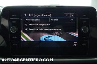 VOLKSWAGEN T-Roc usata, con USB