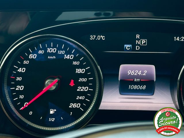 MERCEDES-BENZ E 220 usata, con Sedile posteriore sdoppiato