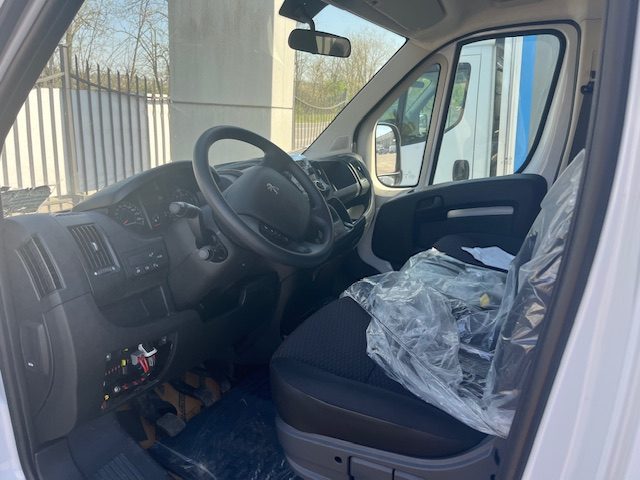 PEUGEOT Boxer usata, con Airbag Passeggero