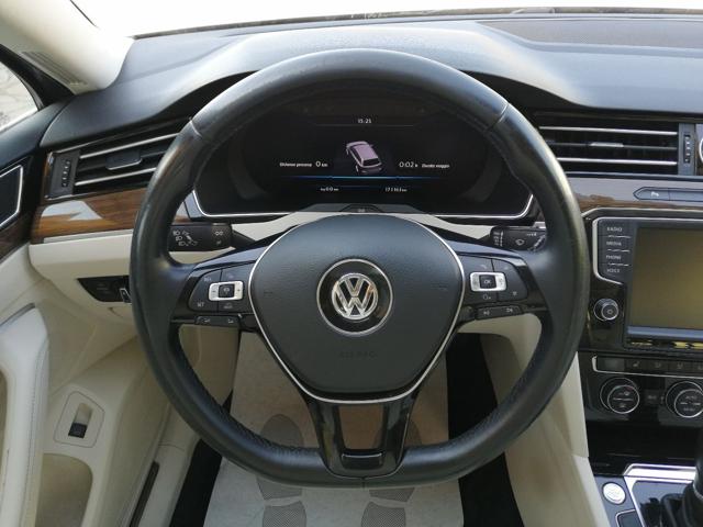 VOLKSWAGEN Passat Variant usata, con ESP