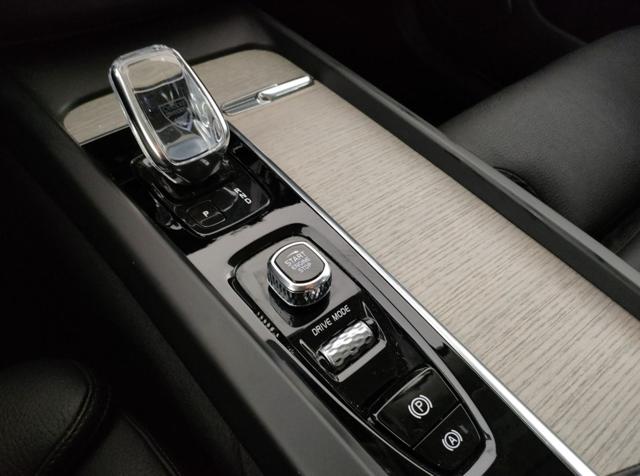 VOLVO XC60 usata, con Portellone posteriore elettrico