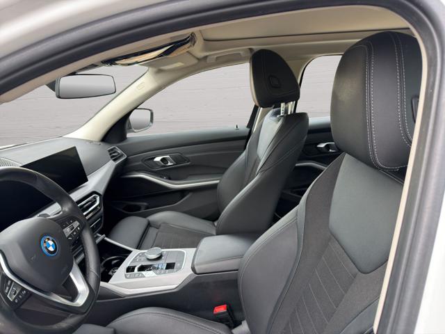 BMW 330 usata, con Controllo automatico clima