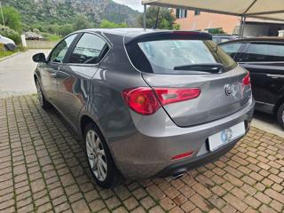 ALFA ROMEO Giulietta usata, con Autoradio