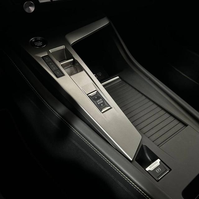 PEUGEOT 308 usata, con Sedile posteriore sdoppiato