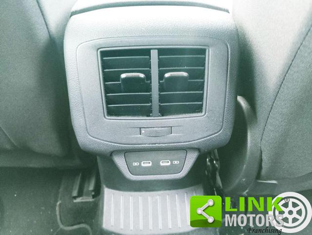 VOLKSWAGEN T-Roc usata, con Volante in pelle