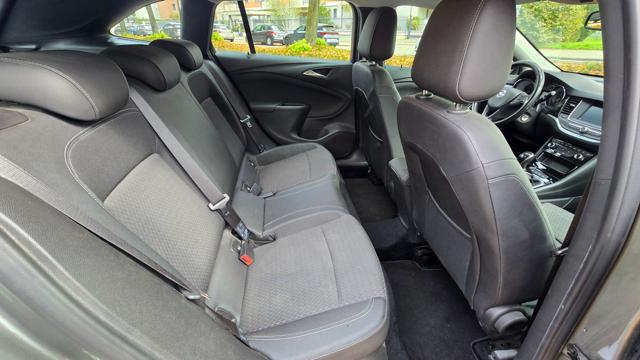 OPEL Astra usata, con Volante in pelle