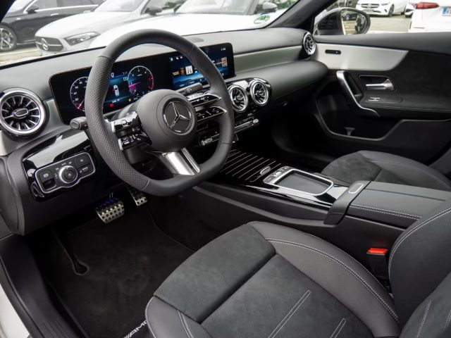 MERCEDES-BENZ A 180 usata, con Alzacristalli elettrici