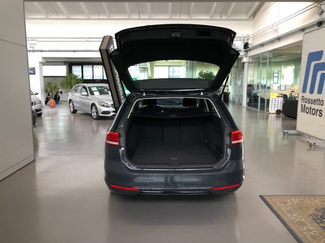 VOLKSWAGEN Passat Variant usata, con Controllo trazione