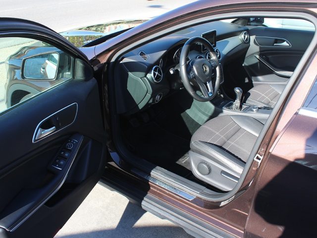 MERCEDES-BENZ GLA 180 usata, con Servosterzo