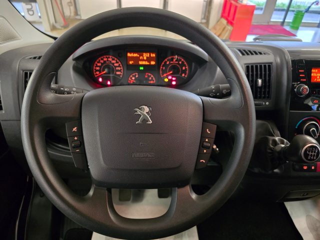 PEUGEOT Boxer usata, con Park Distance Control