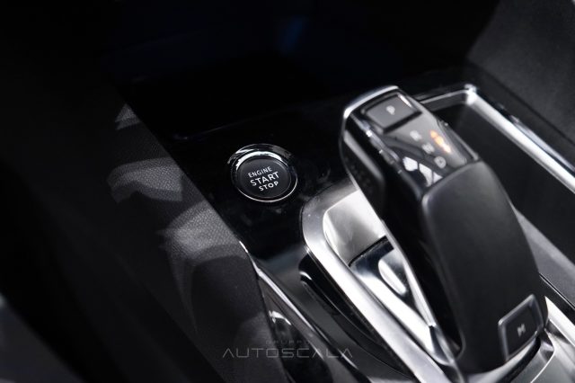 PEUGEOT 3008 usata, con Fari LED