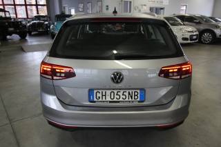 VOLKSWAGEN Passat Variant usata, con Autoradio