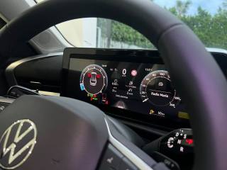VOLKSWAGEN T-Roc usata, con USB